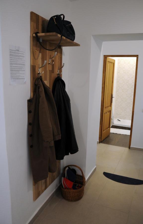 בראשוב Black Gate - 2 Bedroom Apartment In The Heart Of Old Town With Free Private Secured Parking מראה חיצוני תמונה