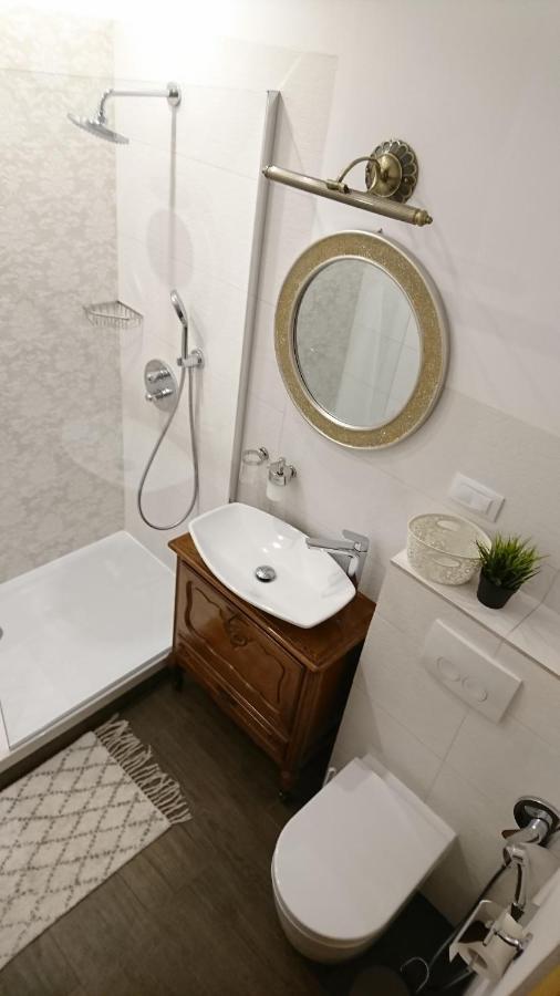 בראשוב Black Gate - 2 Bedroom Apartment In The Heart Of Old Town With Free Private Secured Parking מראה חיצוני תמונה