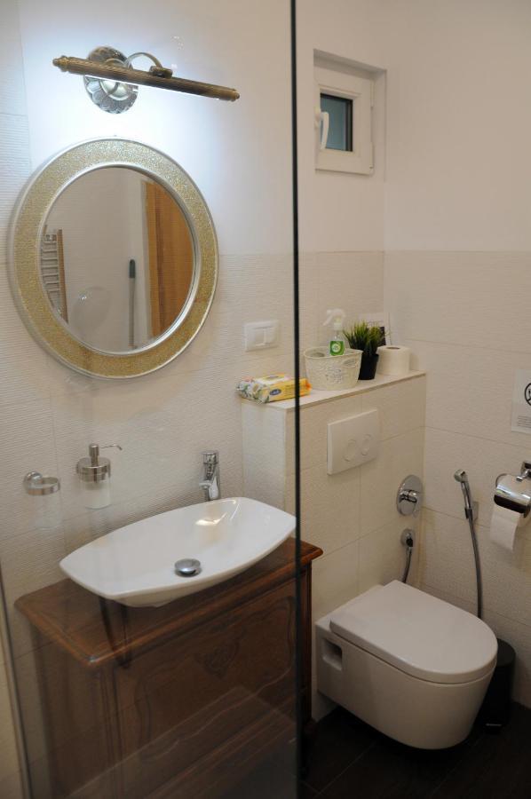 בראשוב Black Gate - 2 Bedroom Apartment In The Heart Of Old Town With Free Private Secured Parking מראה חיצוני תמונה